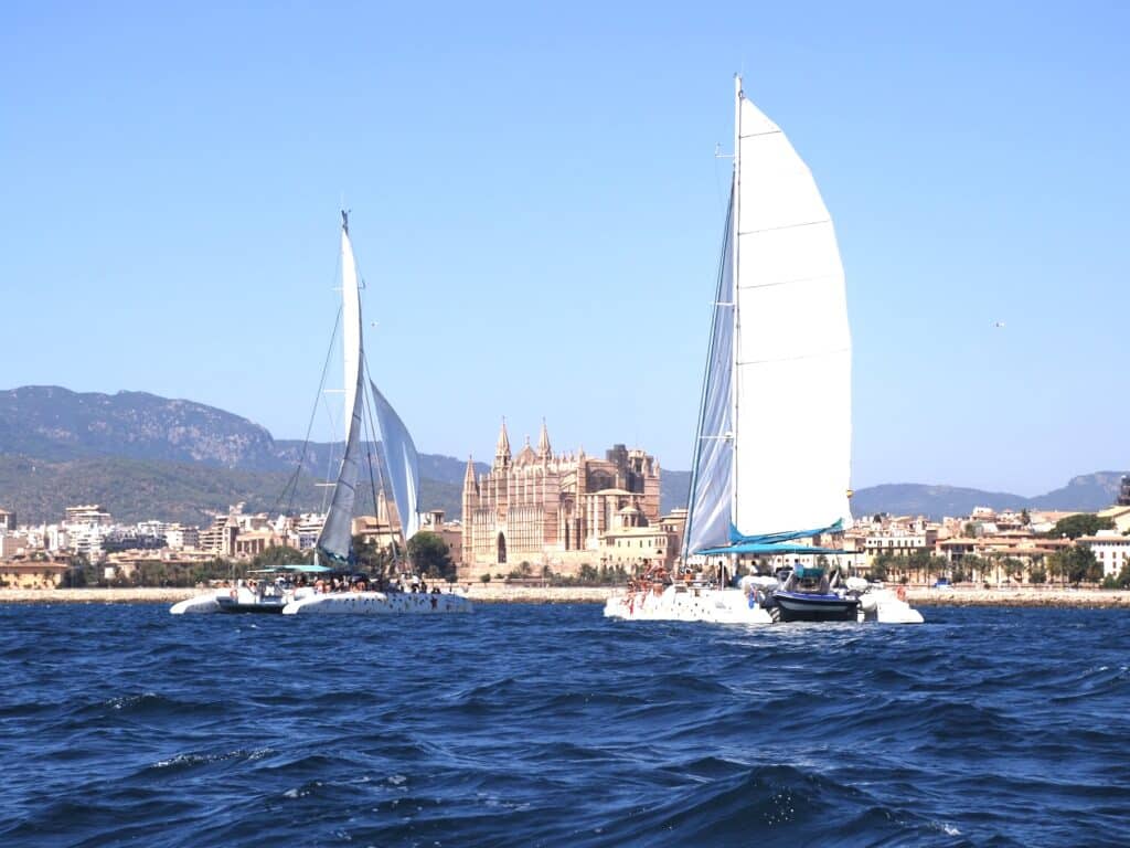 Segelboote vor Palma de Mallorca