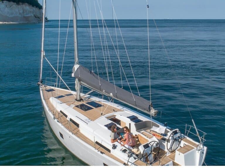 Segelboot auf dem Meer
